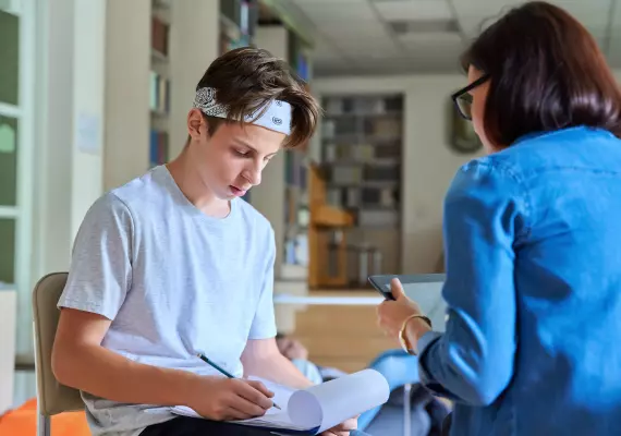 Terapia de gestión emocional en adolescentes